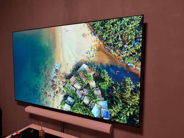 Sala de TV OLED 77 Polegadas Sítio Gaya